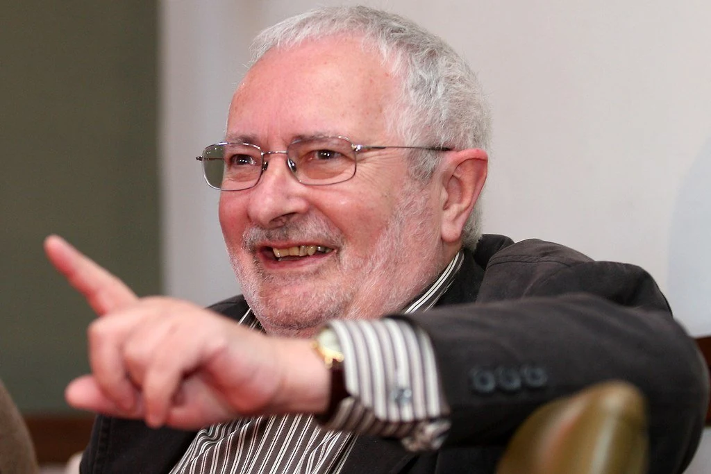 Terry Eagleton – Literary Theory: An Introduction | Elite Academy