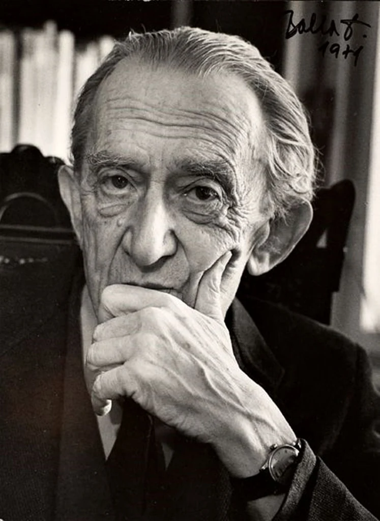 Georg Lukács – The Theory of the Novel, The Communist Manifesto | Elite Academy